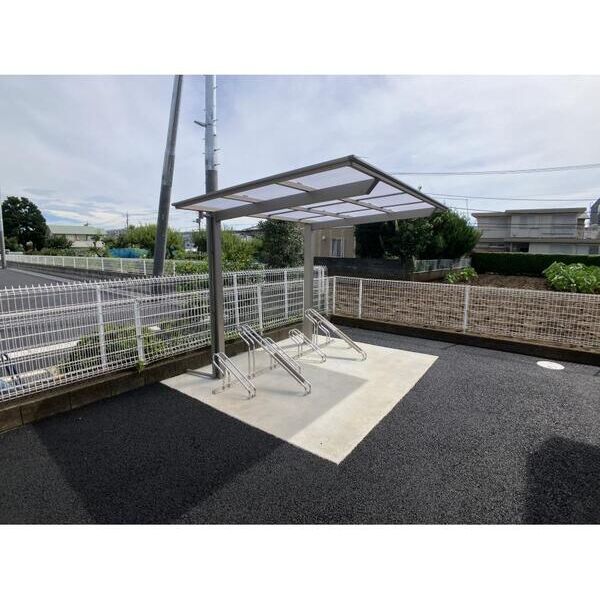 メゾン・ドゥ・フローラ102号室 駐車場