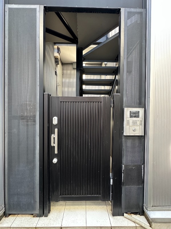 GAP成田東 エントランス