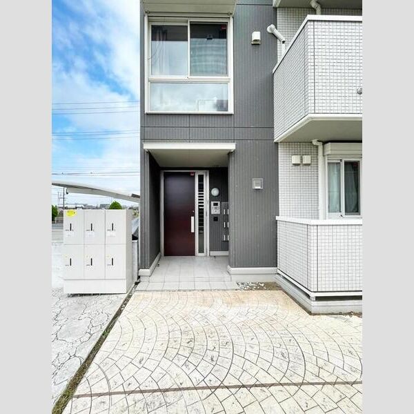 ヘリオス吉川美南　アレス エントランス