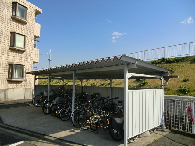 グランメール竹生0102号室 駐輪場
