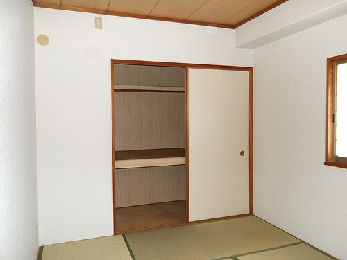 ライオンズマンション本川越駅前 押入（和室約6.0畳）　※2025年11月撮影