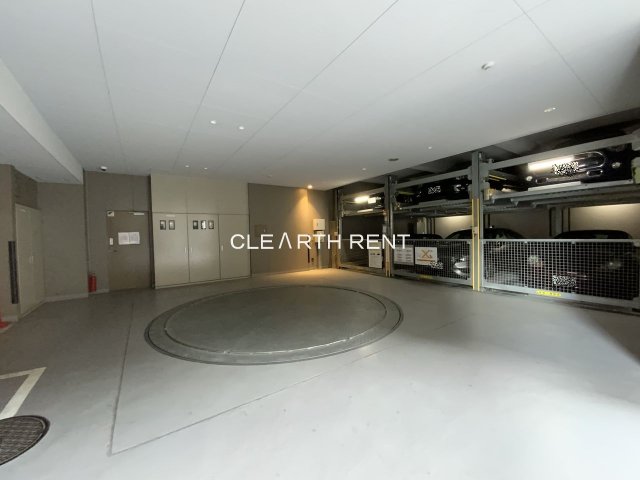 コンシェリア東京 ＜ＩＲＩＹＡ ＳＴＡＴＩＯＮ ＦＲＯＮＴ＞11階 駐車場