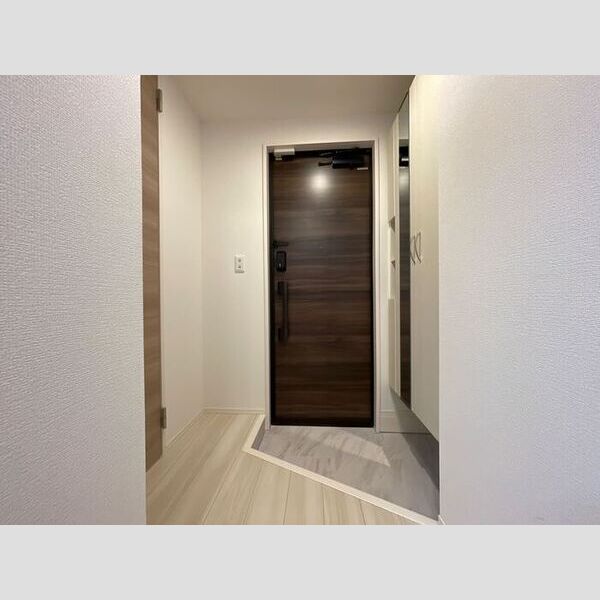 アヴァンス青井 玄関