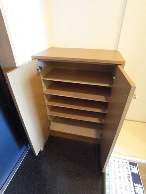 ロイヤルパレス池袋西 靴入