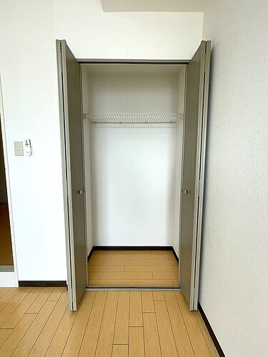 ライオンズマンション西が丘南 クロゼット　※2023年3月撮影の写真