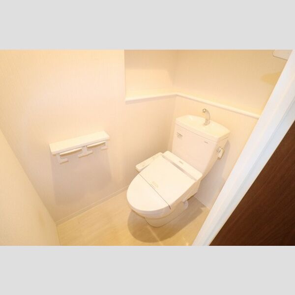 セレス稔台 トイレ　温水洗浄暖房便座