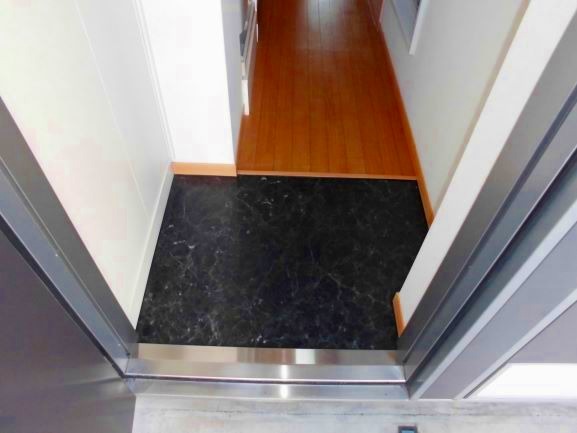 レオパレス青葉204号室 玄関