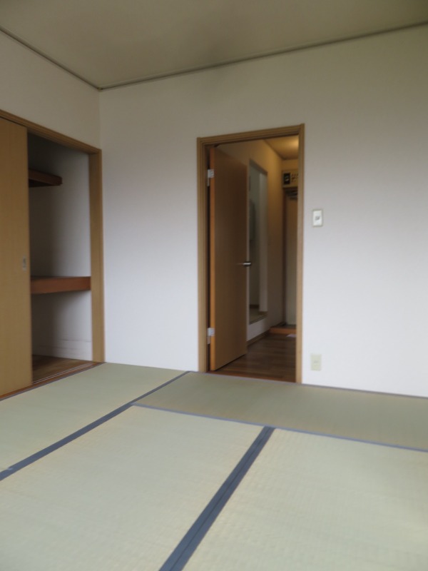 エステートロイヤル3階 ※他部屋写真参照