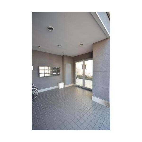 グランドヒルズ東新町 エントランス