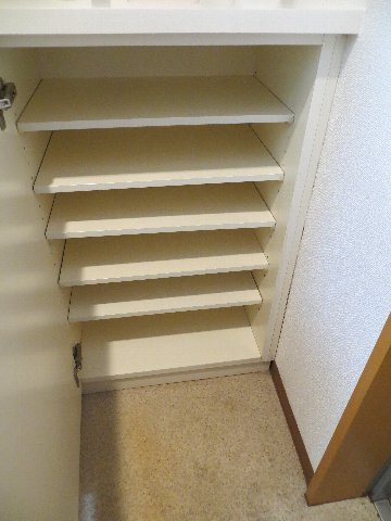 鎌取ＯＫＡＭＯＴＯ．Ｂ 靴は下駄箱に収納できますよ