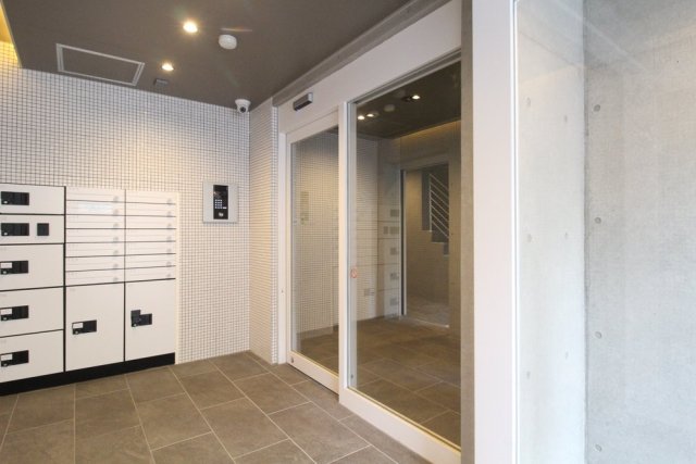 Ｌａｃｈａｒｉｔｅ大岡山202号室 エントランス