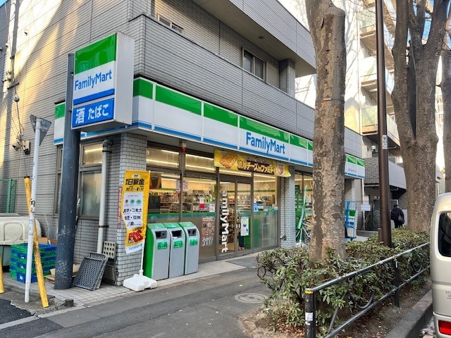 レオパレスペルシャ ファミリーマート杉並下高井戸四丁目店
