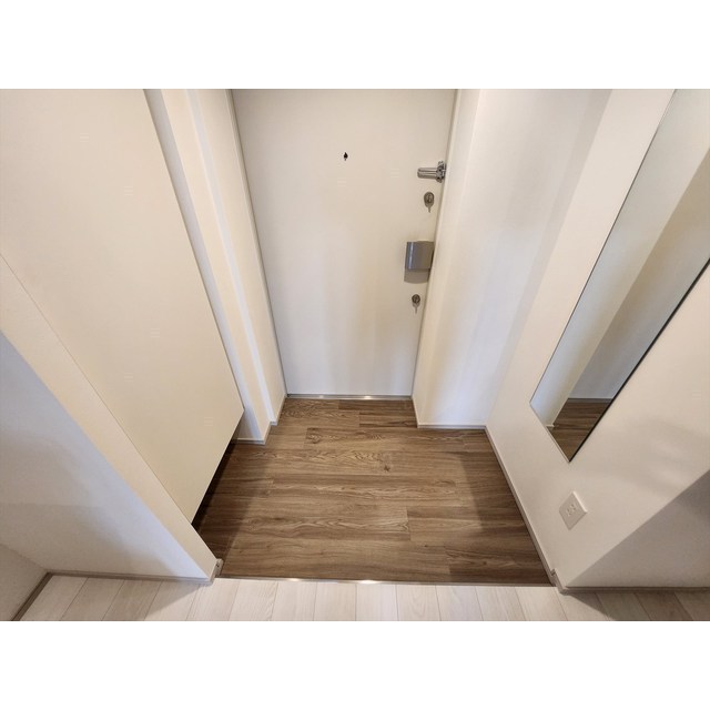 コスモグラシア三ノ輪1304号室 玄関