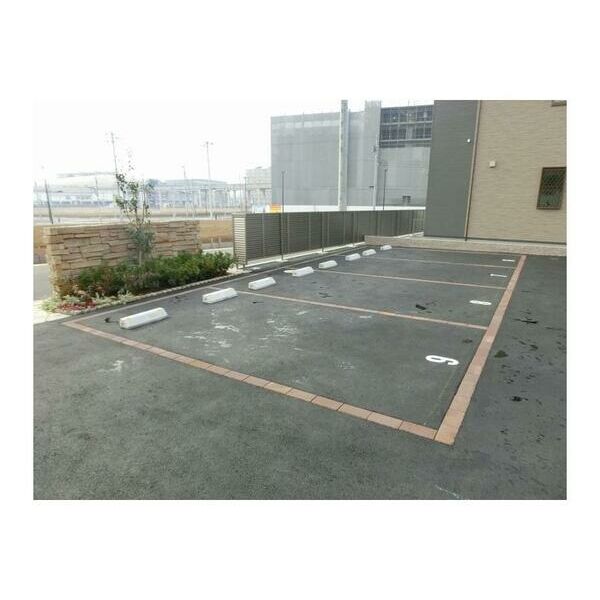 グランディールカシワタナカ　F棟 駐車場