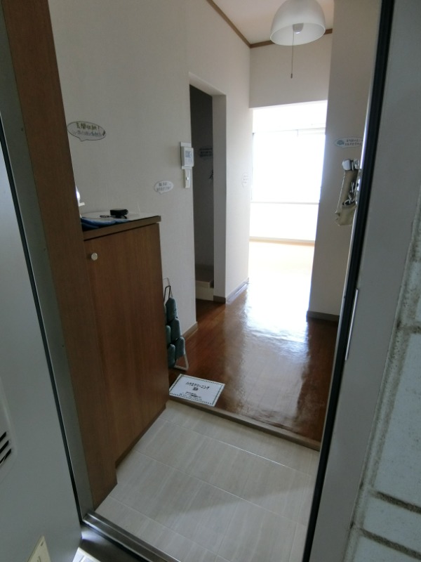 ヒルズペガサス2階 玄関