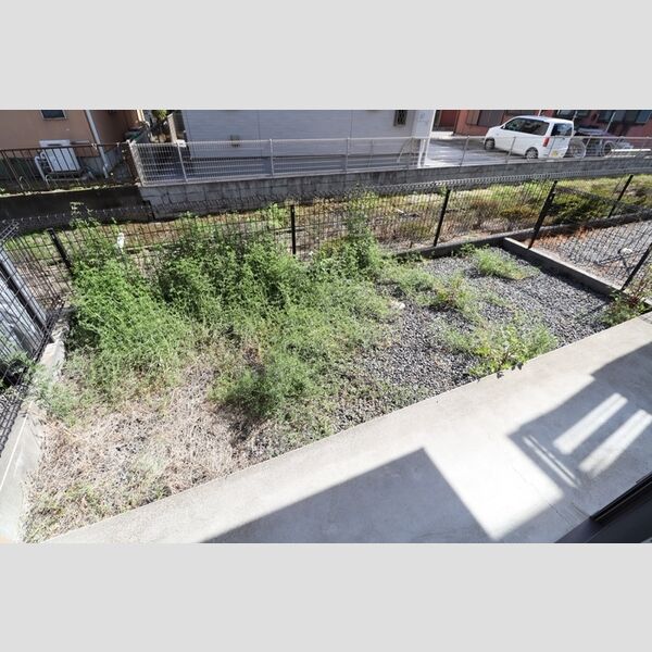 ラフィーネBaba102号室 専用庭