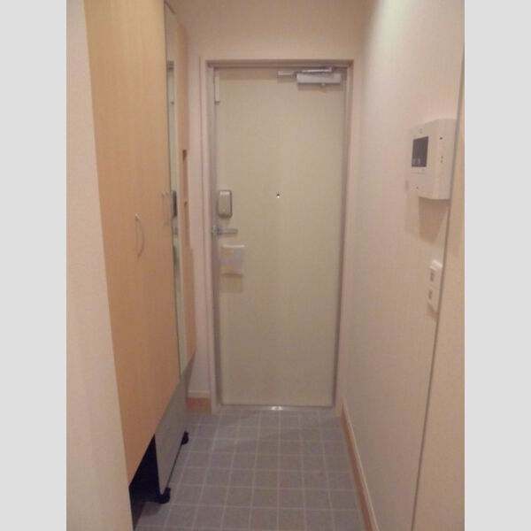 グランドゥール103号室 玄関