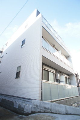 リブリ・ジュネス聖1階 外観