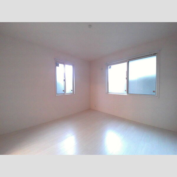 レクエルドK101号室 2面採光の洋室