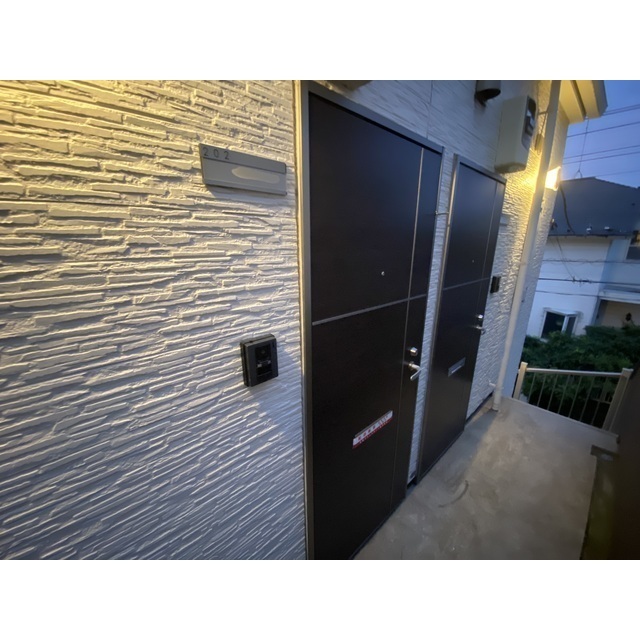 リュミエ妙蓮寺 玄関