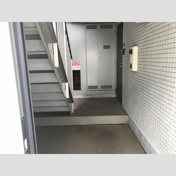 コモレビ大蔵　F104号室 エントランス内