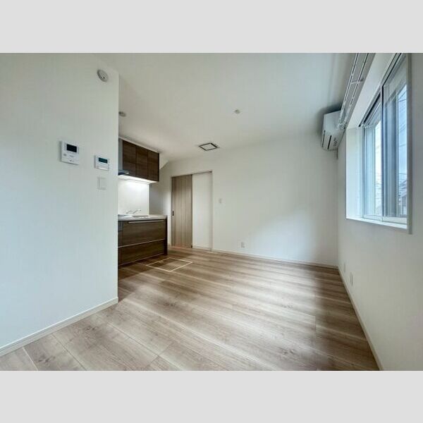 メゾンボヌール101号室 洋室は広々9.1帖