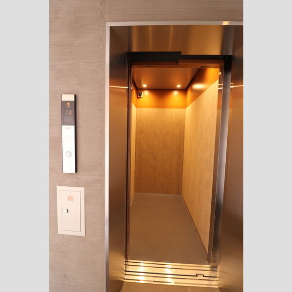 CENTRAL　COURT エレベーター