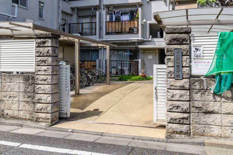 三田豪徳寺コーポ エントランス