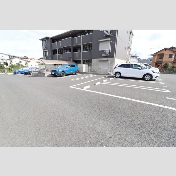 サンベルテ　Ⅵ 駐車場