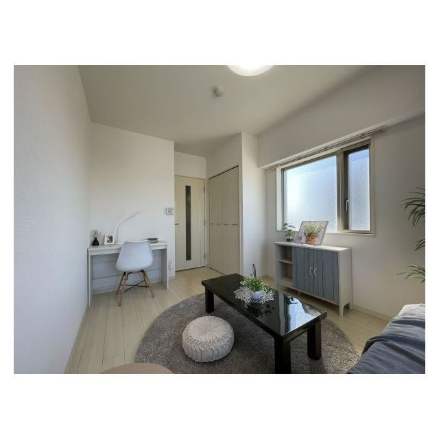 ルクレ中落合0901号室 ※モデルルーム（家具など小物類は物件に付