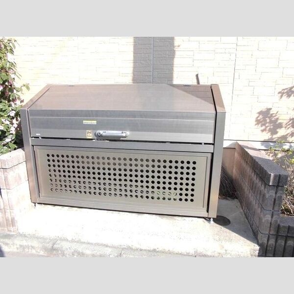 イーストエンジェル青山　B棟 ゴミストッカー