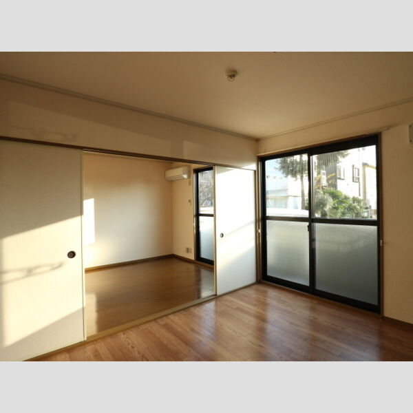 ラークヒルズ ダイニングキッチンからの眺め