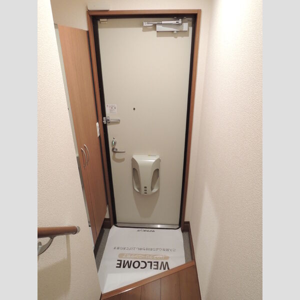 アザレアKガーデン 玄関