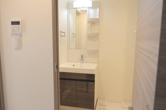 LUNIQ新高島平4階 玄関