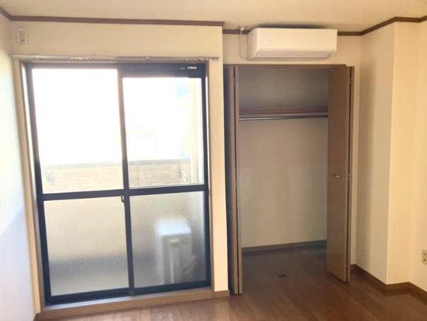 エクセルハイツⅢ番館202号室 クリーニング前の写真です