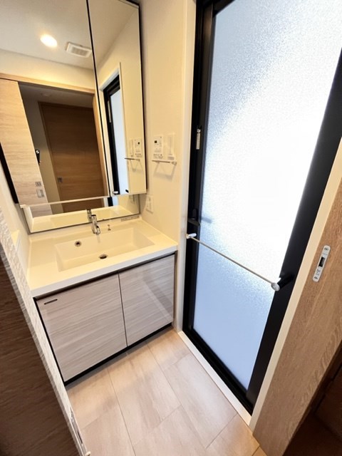 クレヴィアリグゼ日暮里5階 洗面