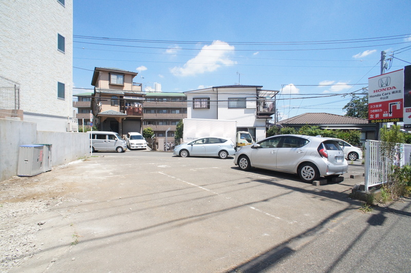 リブリ・ビエント中山2階 駐車場