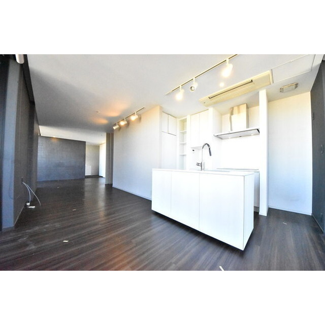 スクエアガーデン池袋 内観