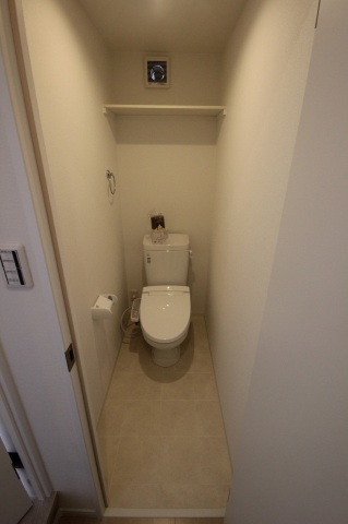 ＣＢ浦和美園エルジュ1階 トイレ