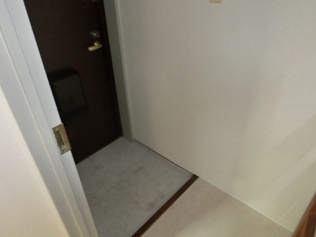 ファミーユ葛西0107号室 玄関