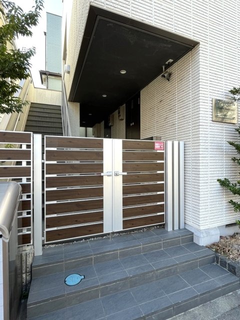 プレジール南与野 エントランス