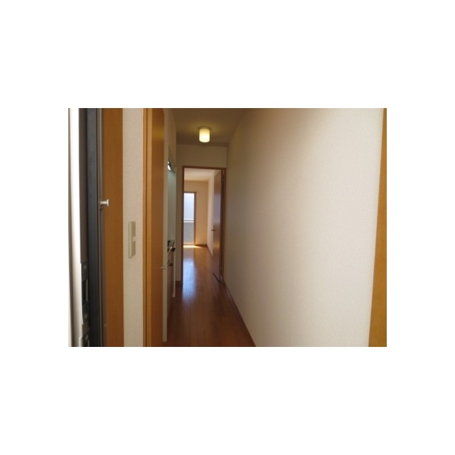 アンプルール クラージュ堀内 内観