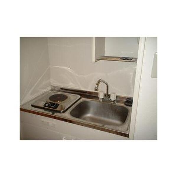 ラ・フルール芹ヶ谷104号室 キッチン