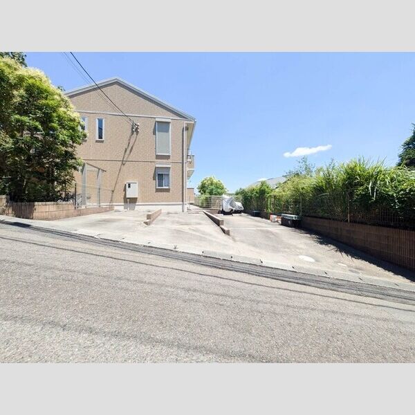 クレール 駐車場