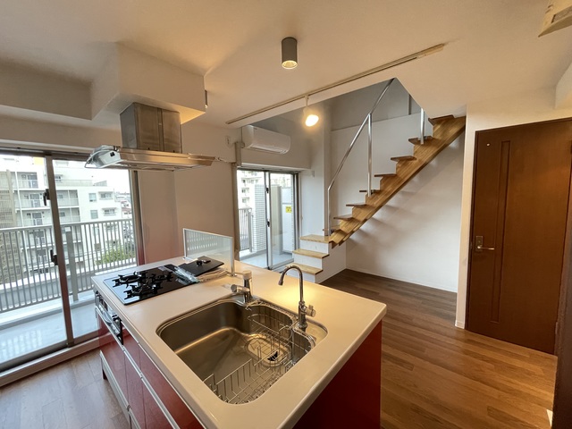 ラフィネパルク新浜0502号室 リビング