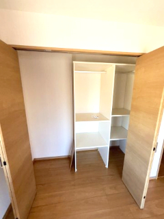 ローズコート白楽301号室 収納スペースも広いです！荷物が多い方も安心です♪