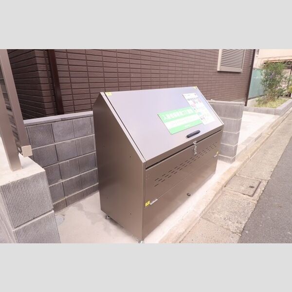 セジュール春日町3 敷地内ゴミBOX