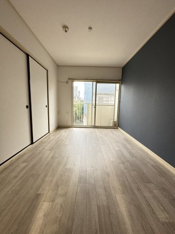 102号室
