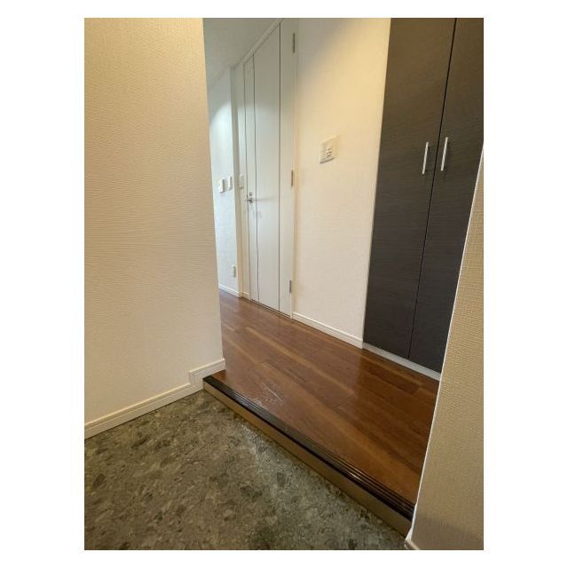 ルクレ高野台レジデンス0905号室 玄関