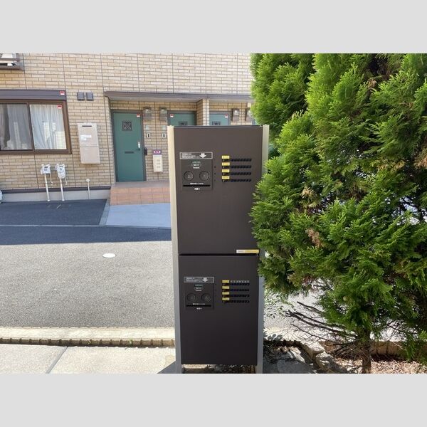 ラッキーベル　B102号室 宅配ボックス
